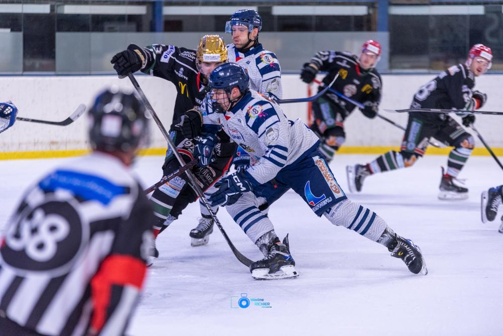 Mont-Blanc 4 - 2 Dunkerque