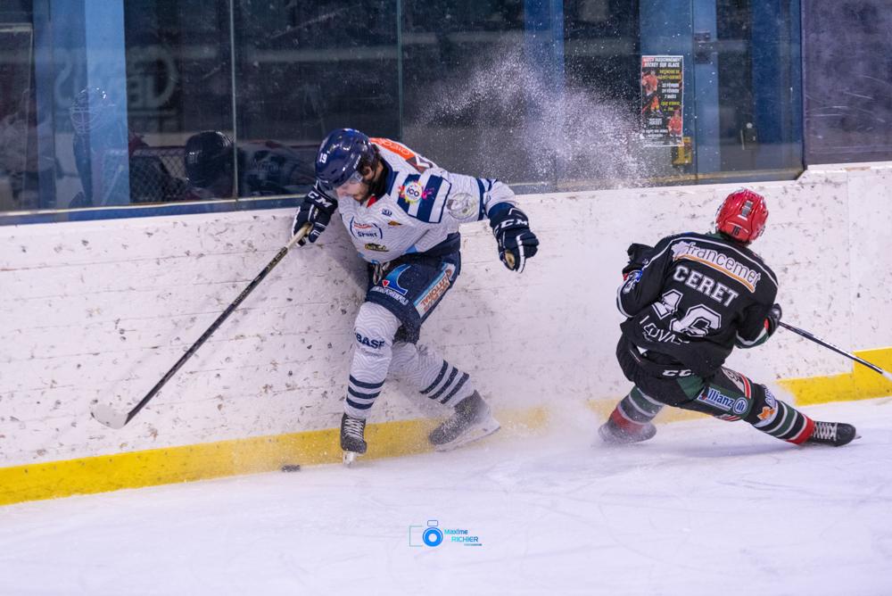 Mont-Blanc 4 - 2 Dunkerque