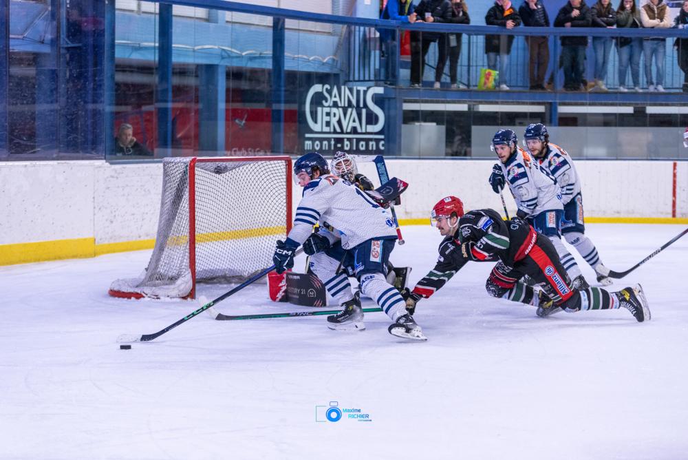 Mont-Blanc 4 - 2 Dunkerque
