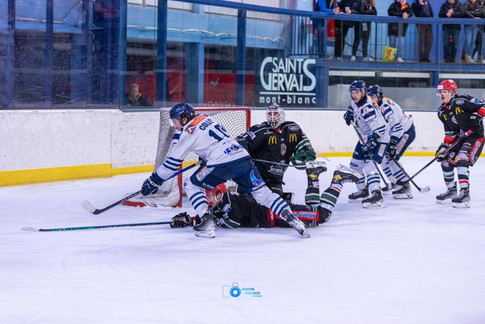 Mont-Blanc 4 - 2 Dunkerque