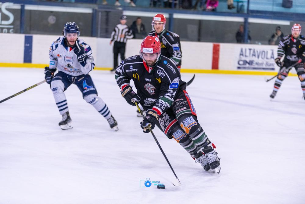 Mont-Blanc 4 - 2 Dunkerque