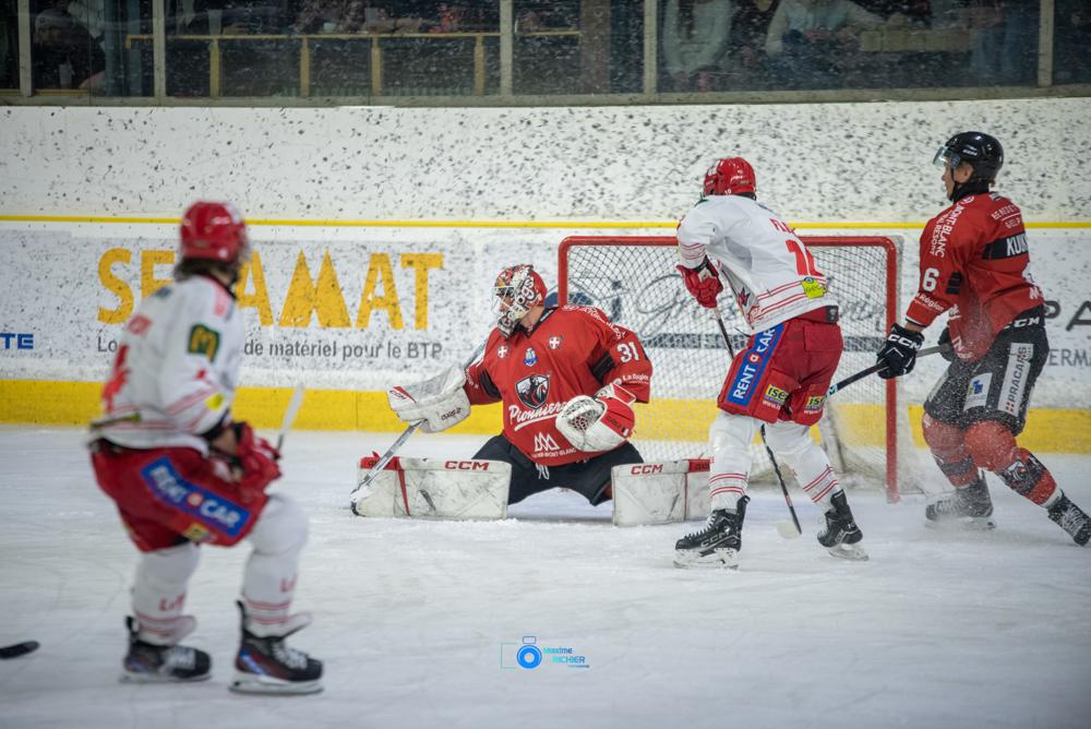 Chamonix  1 - 2 Grenoble 