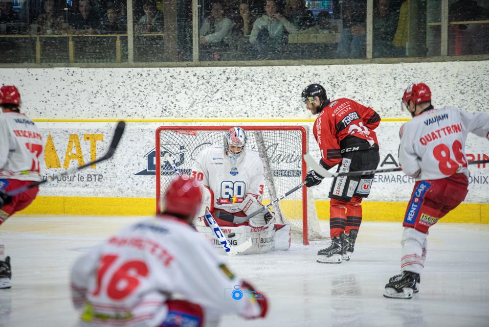 Chamonix  1 - 2 Grenoble 