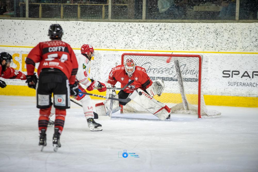 Chamonix  1 - 2 Grenoble 