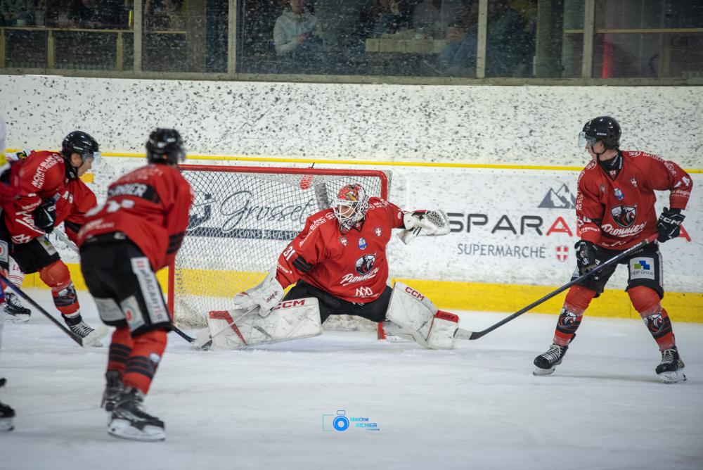 Chamonix  1 - 2 Grenoble 