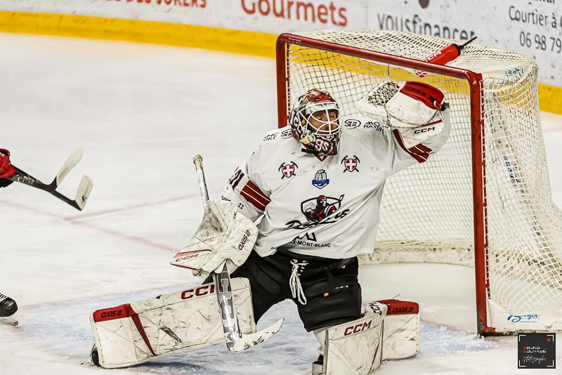 Cergy-Pontoise 7 - 3 Chamonix 