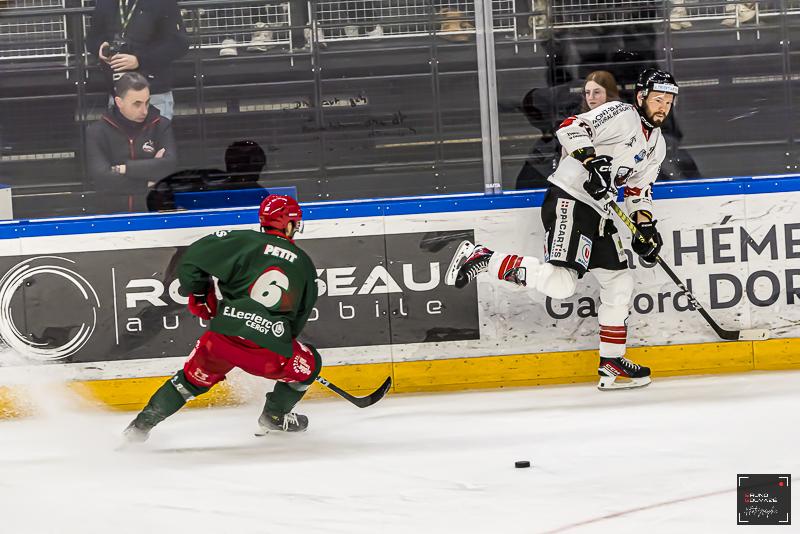 Cergy-Pontoise 7 - 3 Chamonix 