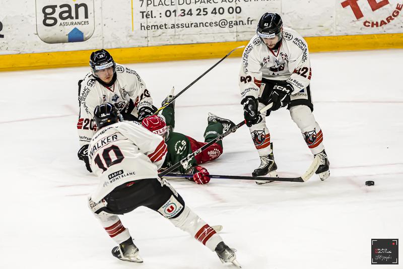 Cergy-Pontoise 7 - 3 Chamonix 