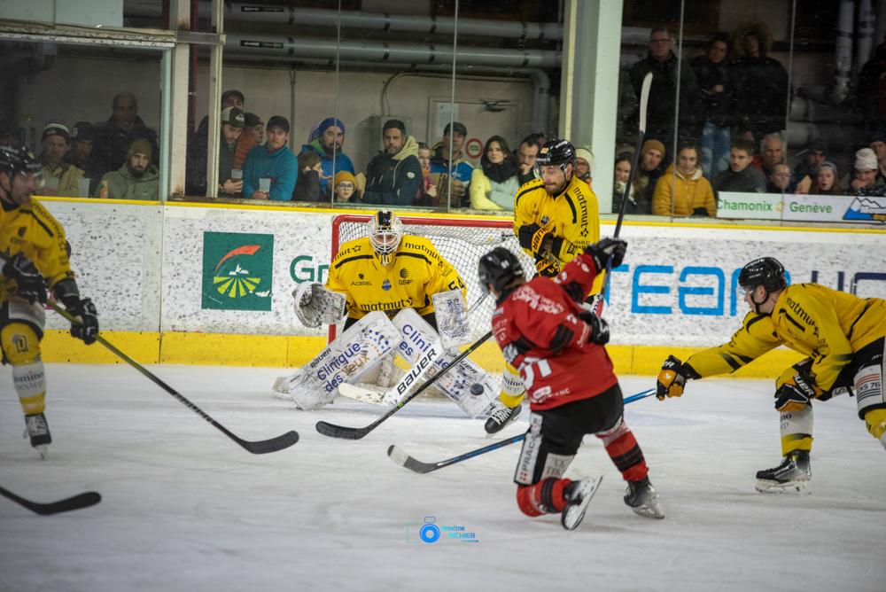 Chamonix  1 - 4 Rouen