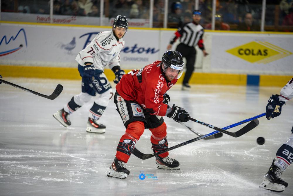 Chamonix  1 - 5 Angers 
