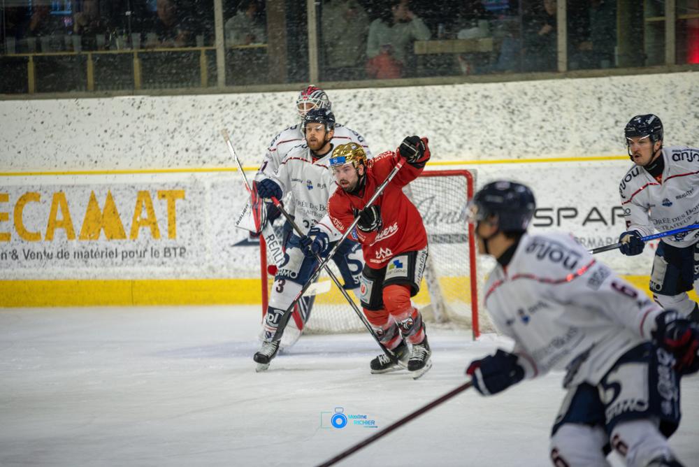Chamonix  1 - 5 Angers 