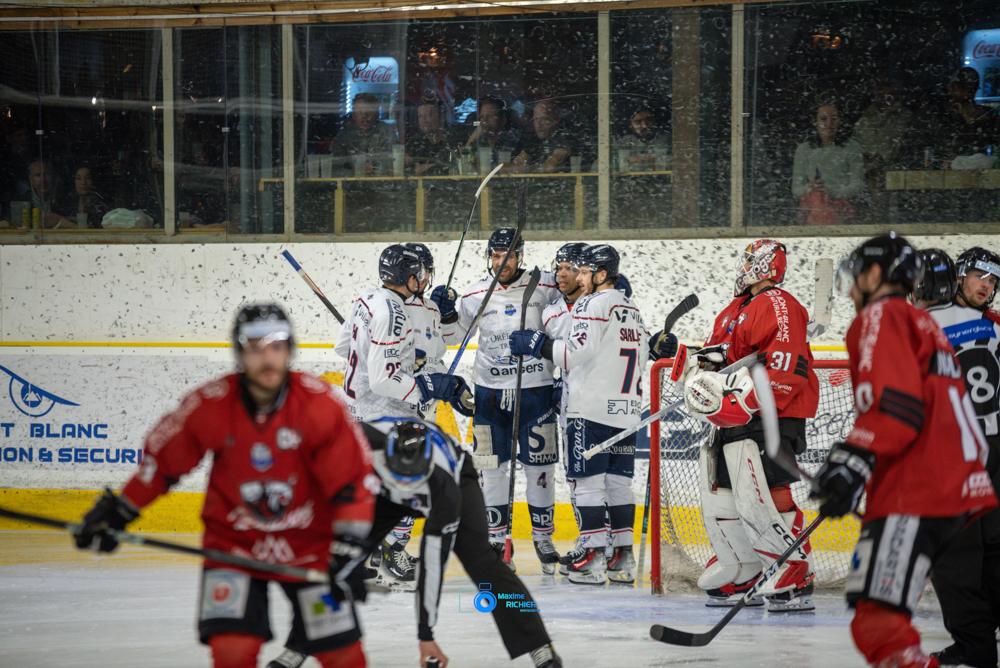Chamonix  1 - 5 Angers 