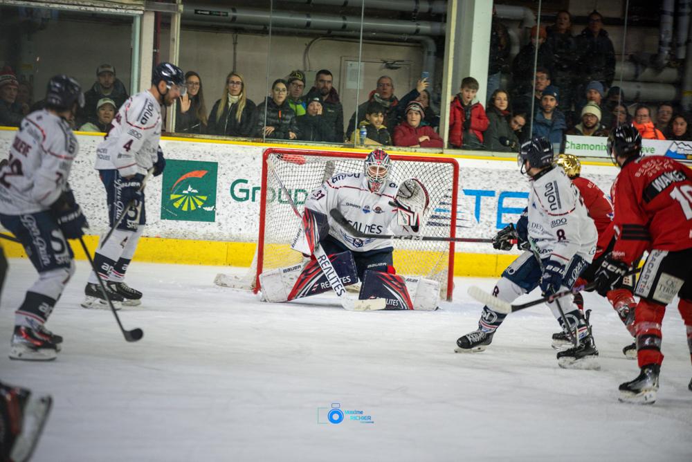 Chamonix  1 - 5 Angers 