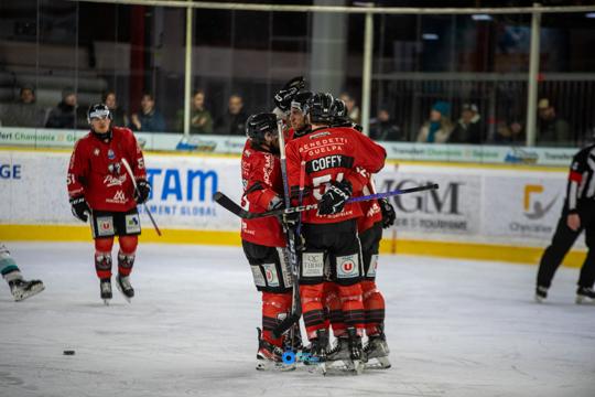 Chamonix  2 - 5 Anglet