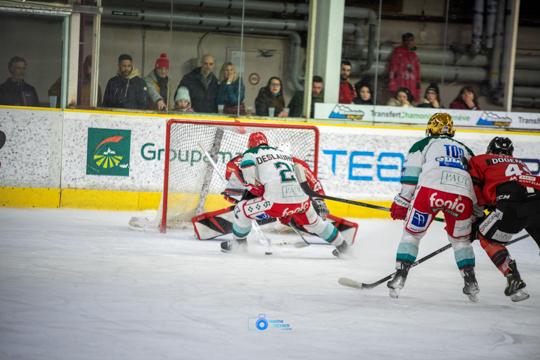 Chamonix  2 - 5 Anglet