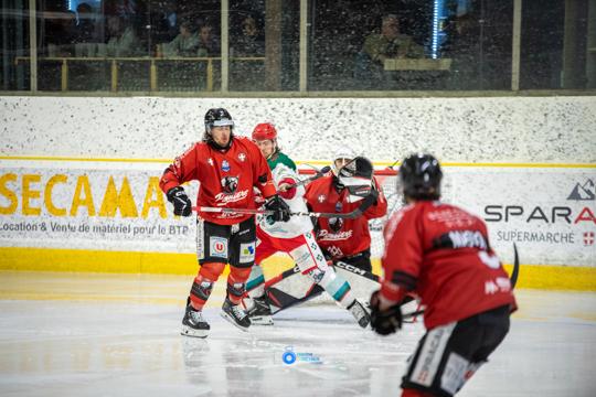 Chamonix  2 - 5 Anglet