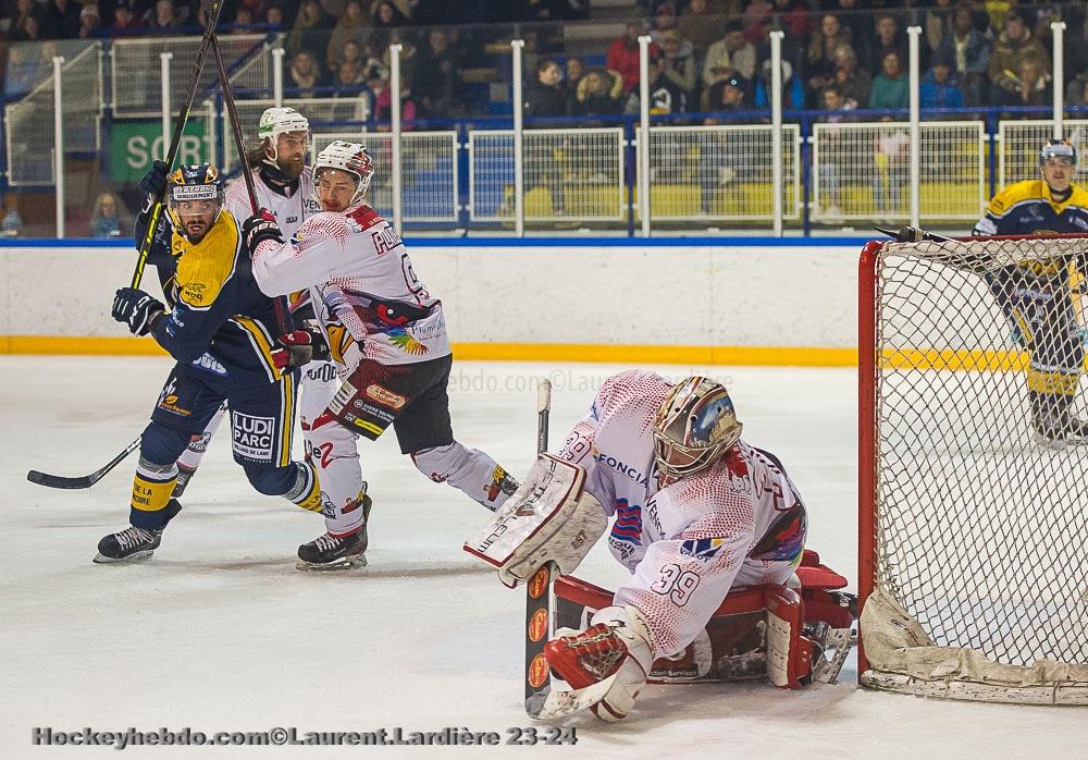 Villard-de-Lans 4 - 2 La Roche-sur-Yon