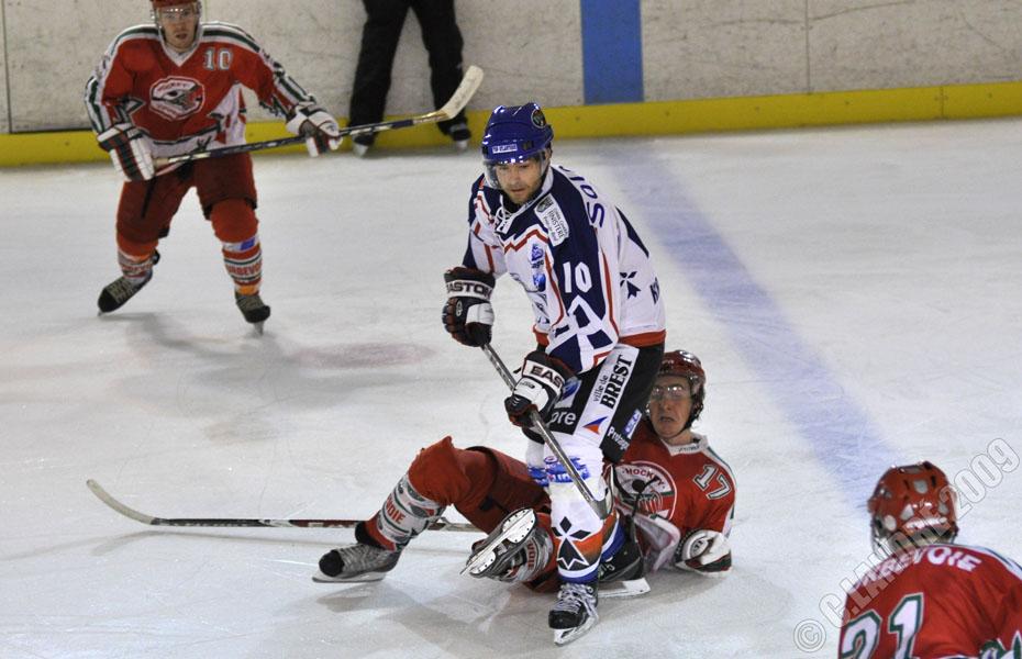 Courbevoie  3 - 8 Brest 