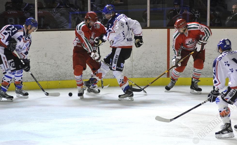 Courbevoie  3 - 8 Brest 