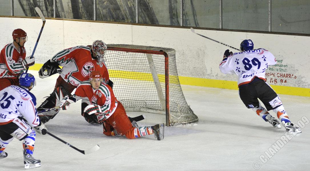 Courbevoie  3 - 8 Brest 