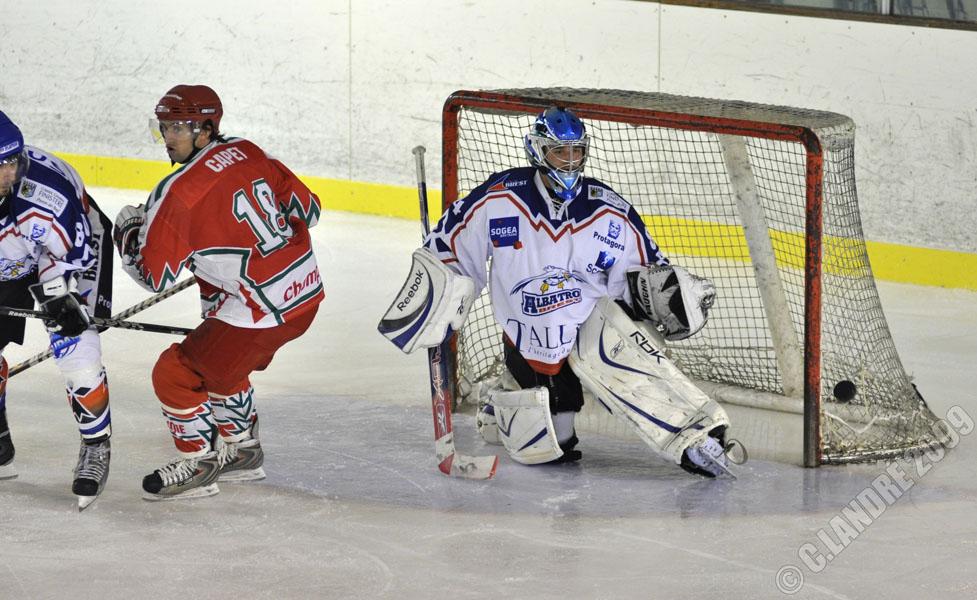 Courbevoie  3 - 8 Brest 