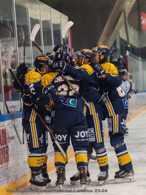 Photo hockey match Villard-de-Lans - Courchevel-Méribel-Pralognan le 20/04/2024