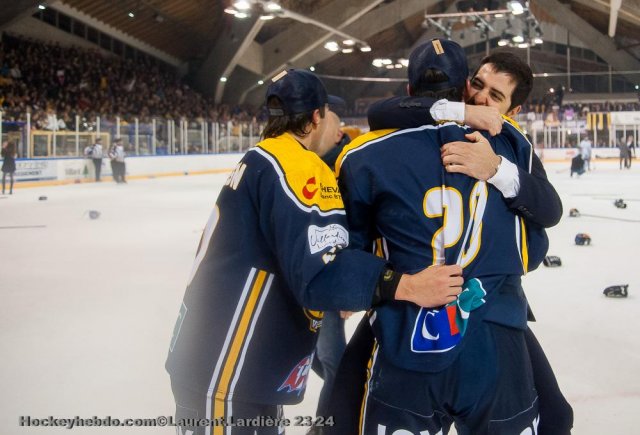 Photo hockey match Villard-de-Lans - Courchevel-Méribel-Pralognan le 21/04/2024