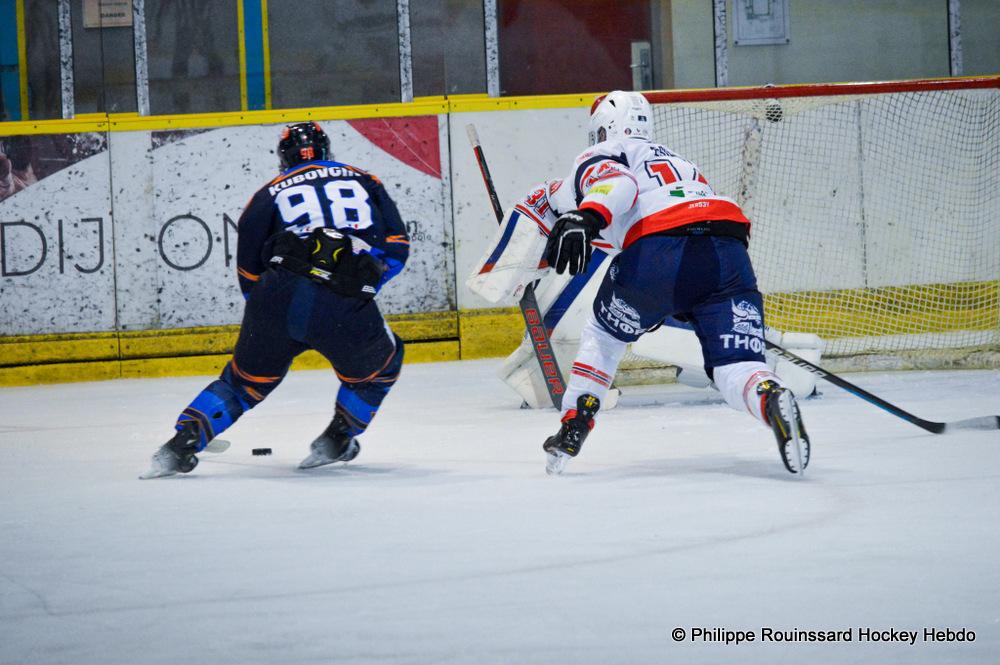 Châlons-en-Champagne 3 - 4 Luxembourg