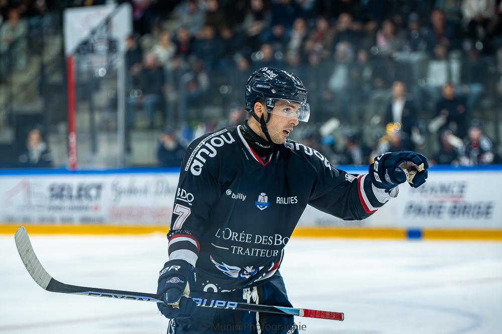 Angers  5 - 2 Briançon 