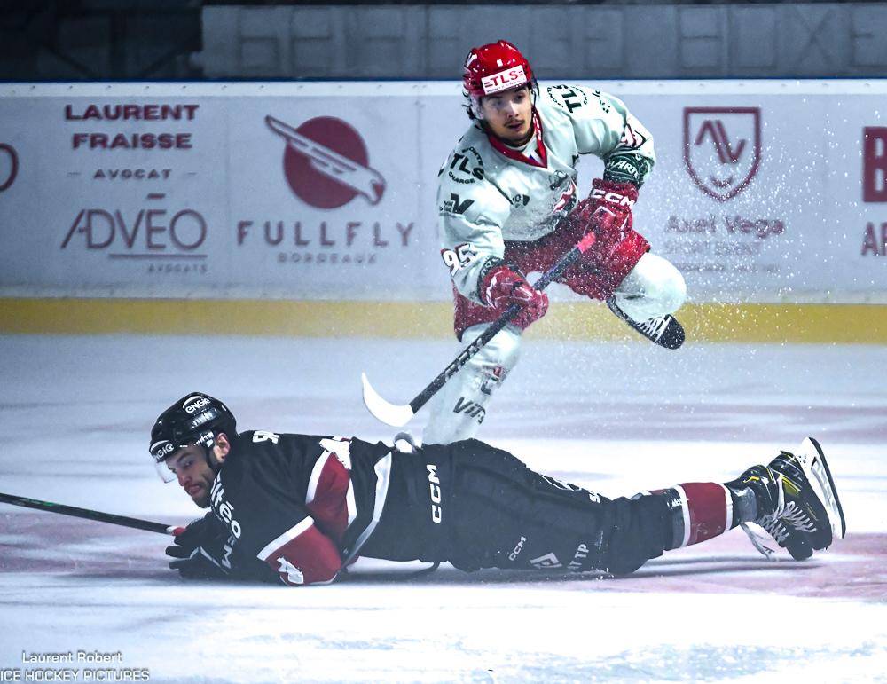Bordeaux 6 - 4 Cergy-Pontoise