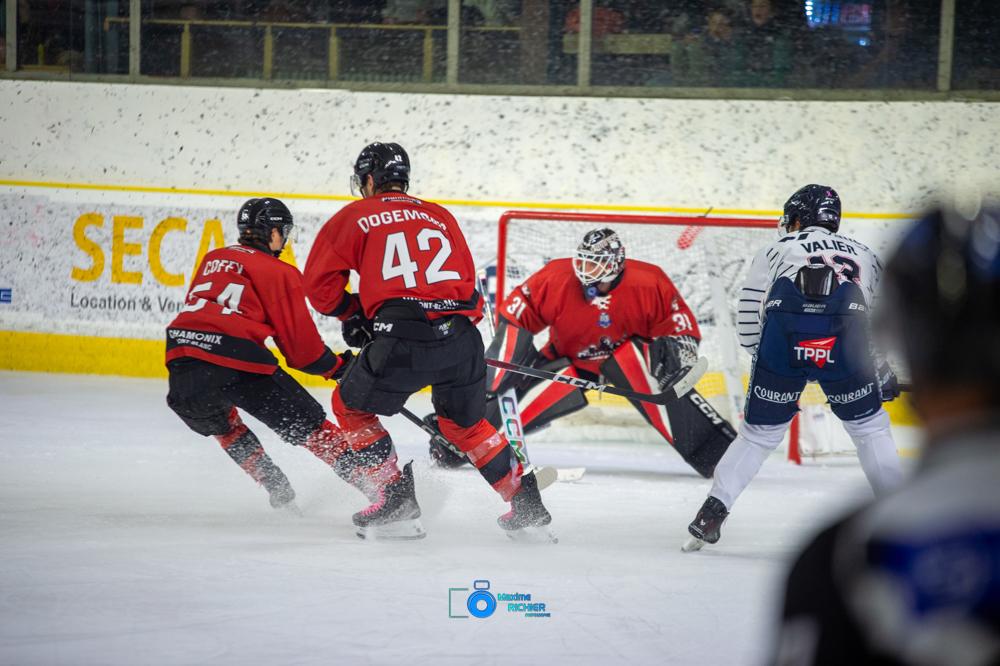 Chamonix  1 - 2 Angers 