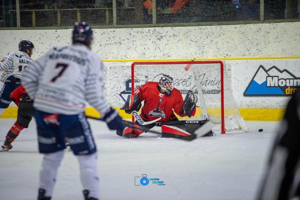 Chamonix  1 - 2 Angers 