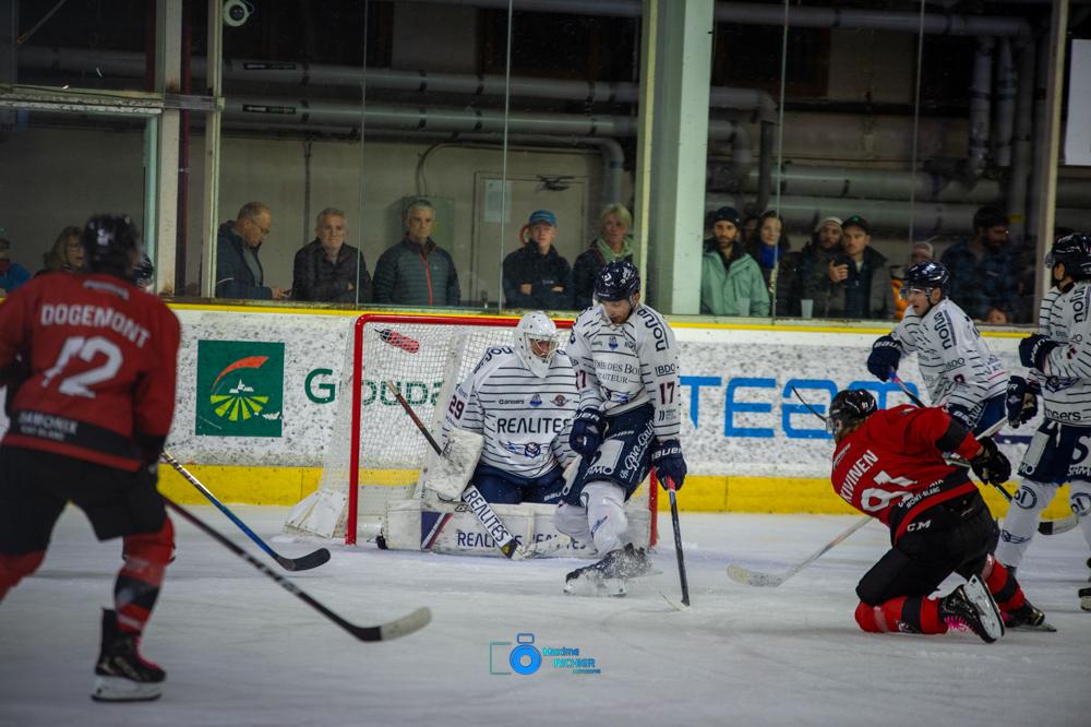Chamonix  1 - 2 Angers 