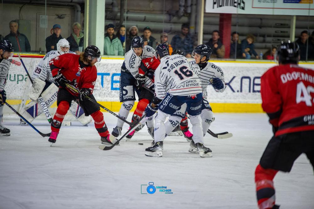 Chamonix  1 - 2 Angers 