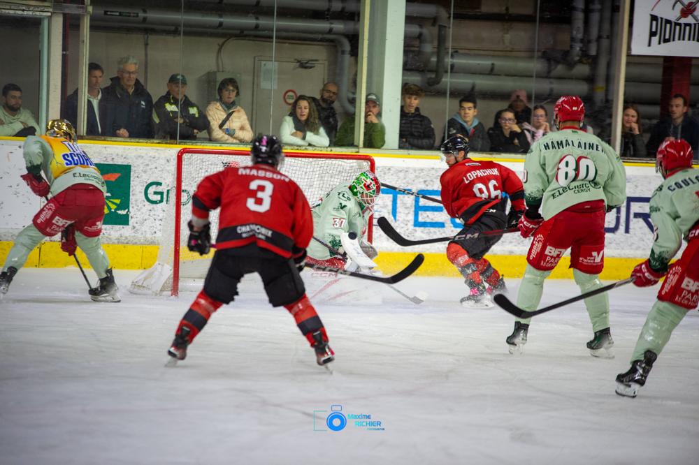 Chamonix  1 - 0 Cergy-Pontoise