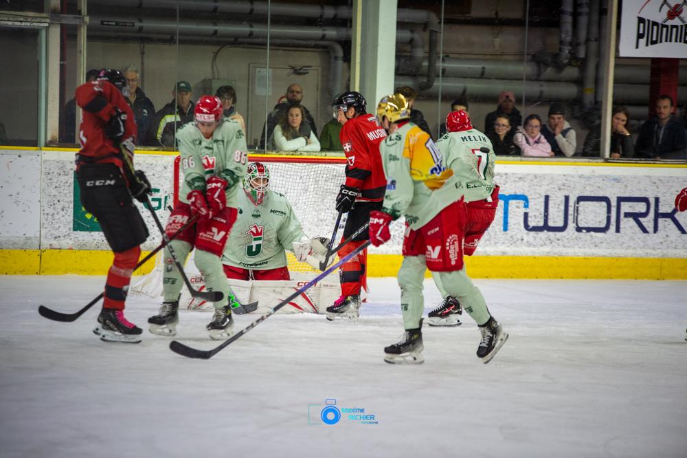 Chamonix  1 - 0 Cergy-Pontoise