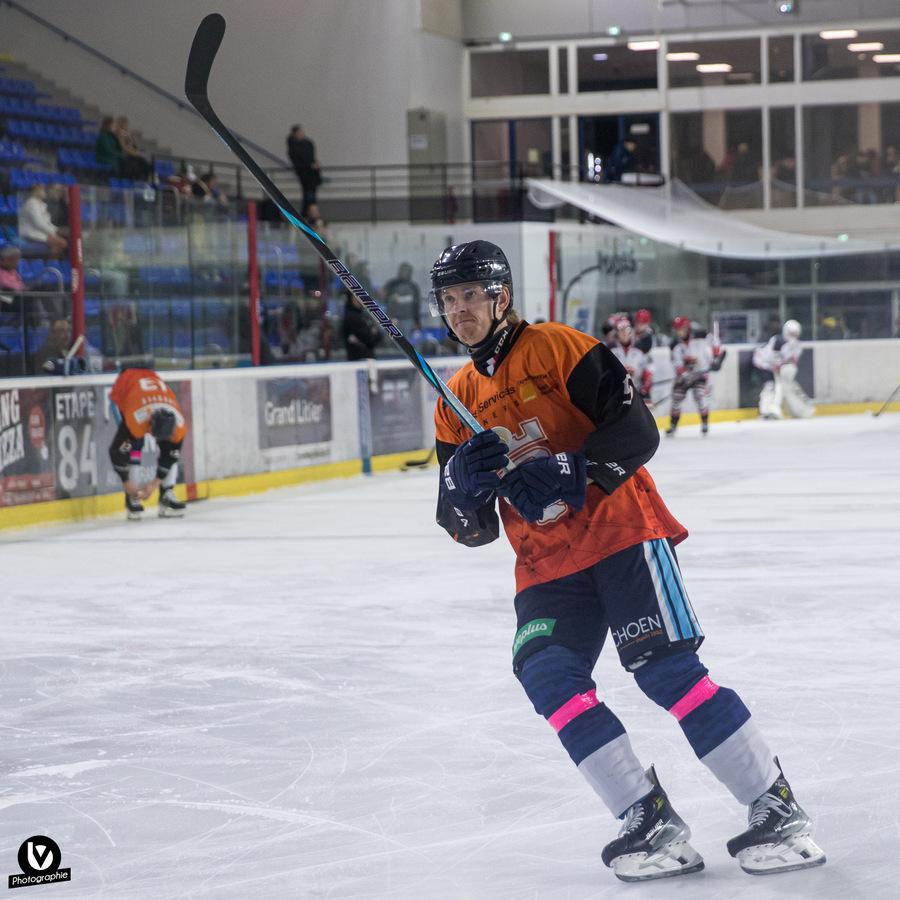 Tours  4 - 1 Neuilly/Marne