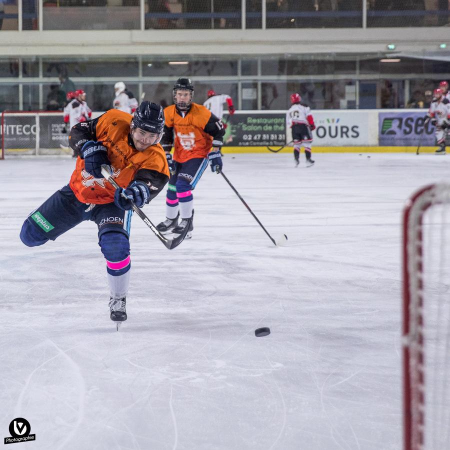Tours  4 - 1 Neuilly/Marne