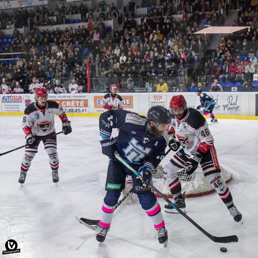 Tours  4 - 1 Neuilly/Marne