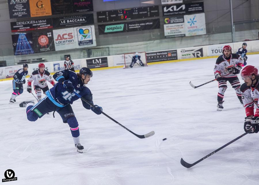 Tours  4 - 1 Neuilly/Marne