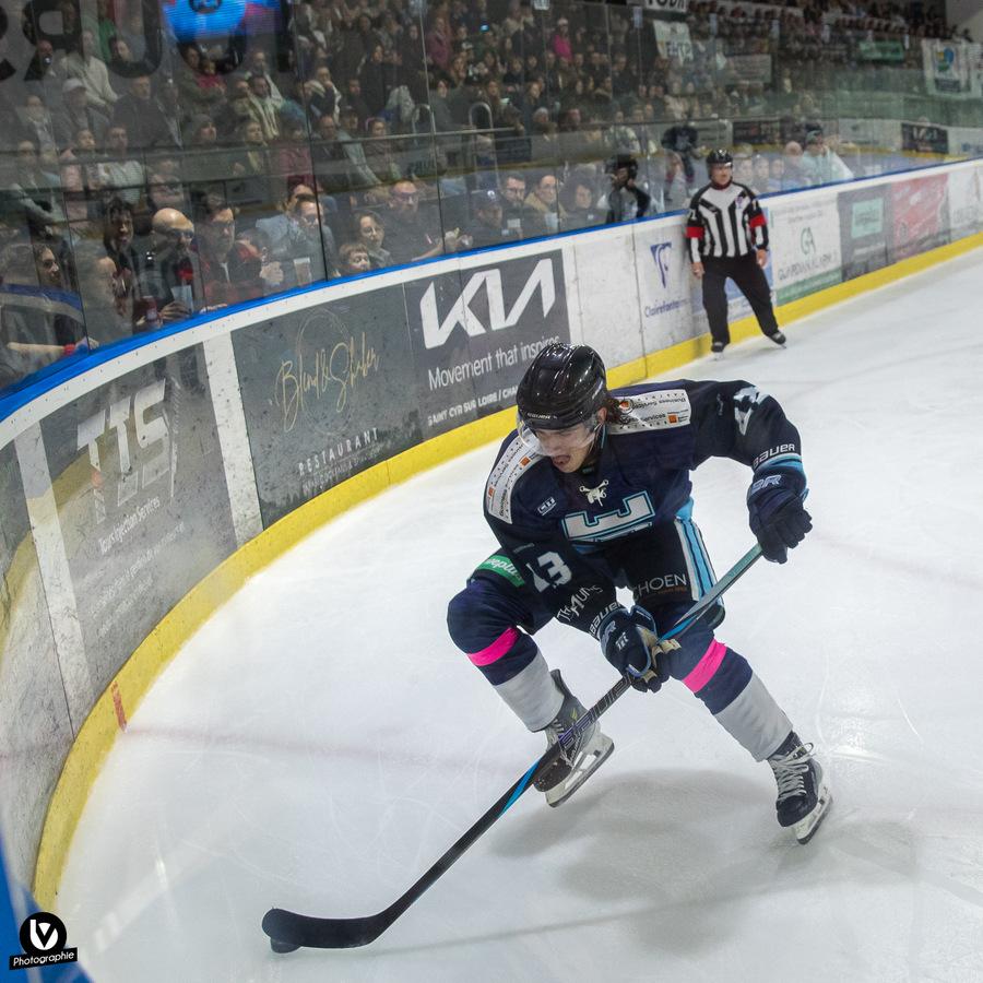 Tours  4 - 1 Neuilly/Marne