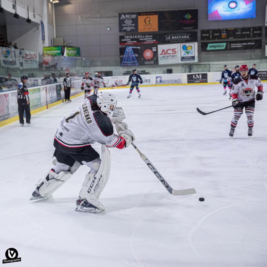 Tours  4 - 1 Neuilly/Marne