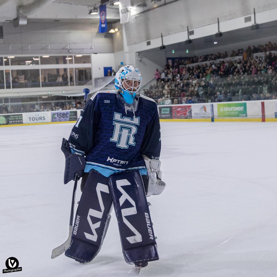 Tours  4 - 1 Neuilly/Marne