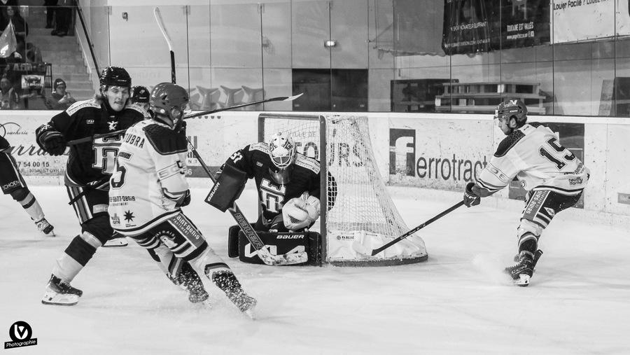 Tours  4 - 1 Neuilly/Marne