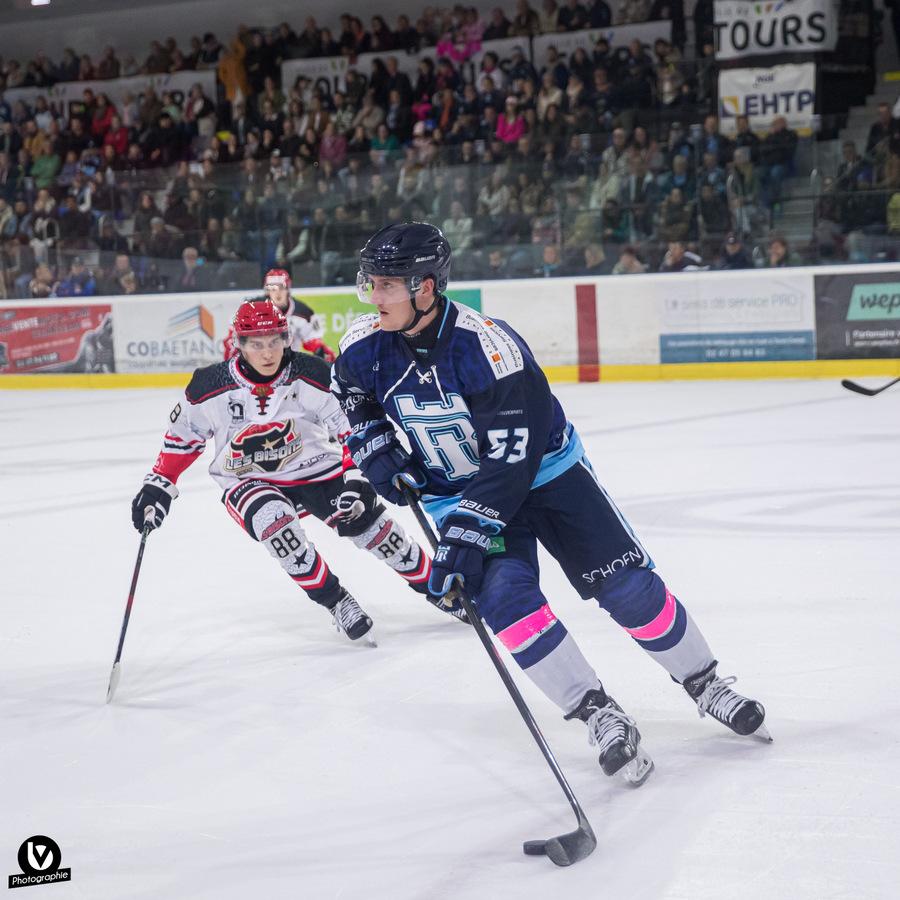 Tours  4 - 1 Neuilly/Marne
