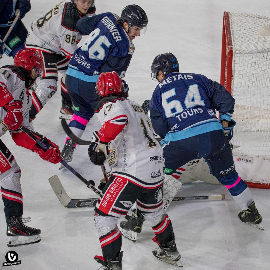 Tours  4 - 1 Neuilly/Marne