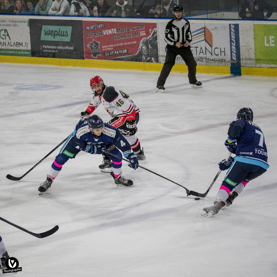 Tours  4 - 1 Neuilly/Marne