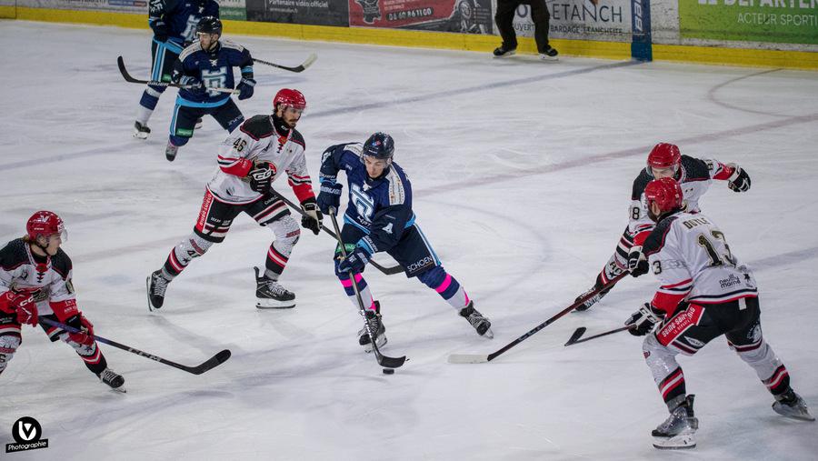 Tours  4 - 1 Neuilly/Marne