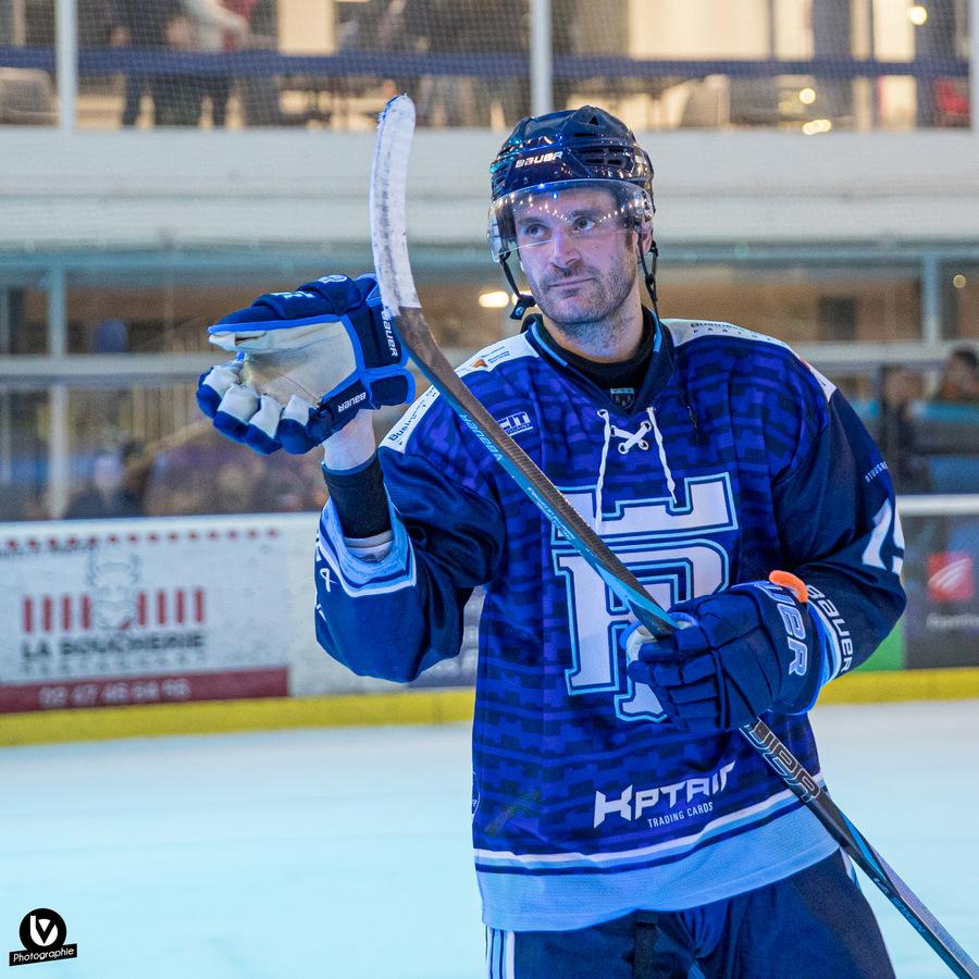 Tours  4 - 1 Neuilly/Marne