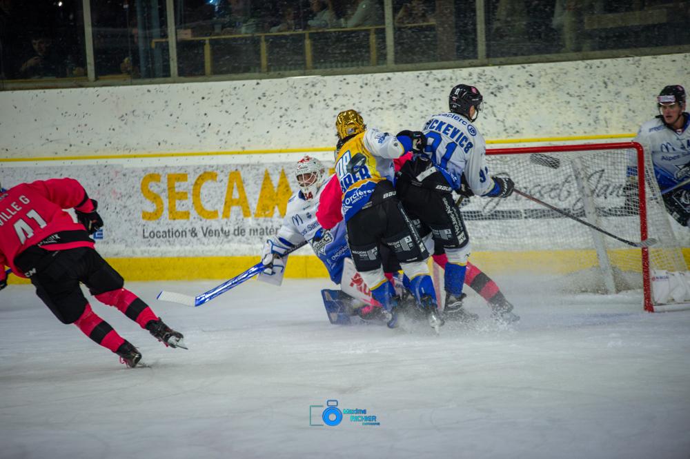 Chamonix  4 - 2 Gap 
